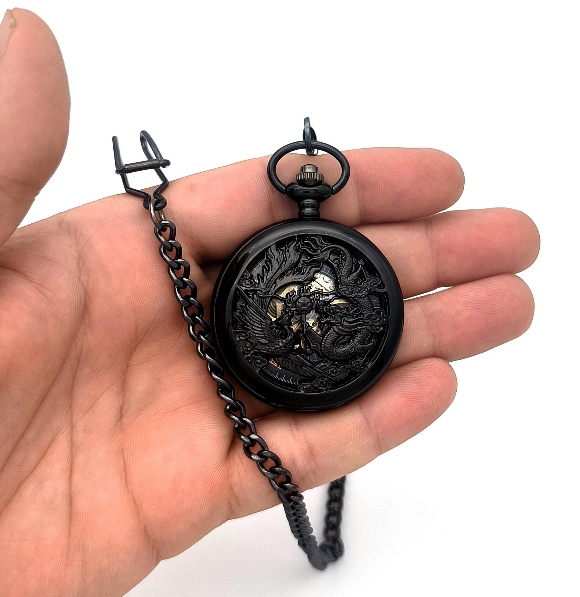 Valkyrie Ejderha Motifli Mekanik İskelet Cep Saati Köstekli Saat Kurmalı Pilsiz Valkyrie Ejderha Motifli Mekanik İskelet Cep Saati Köstekli Saat Kurmalı Pilsiz